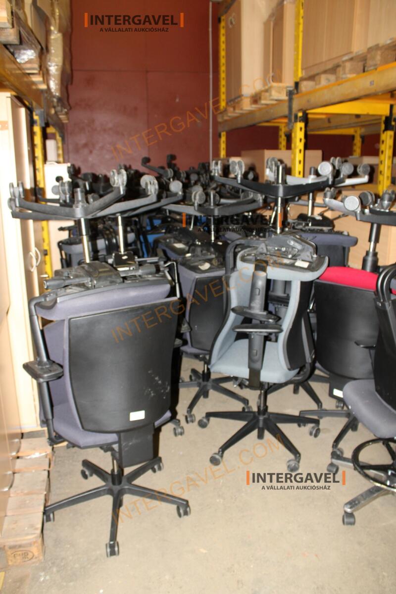 Irodai görgős szék 8