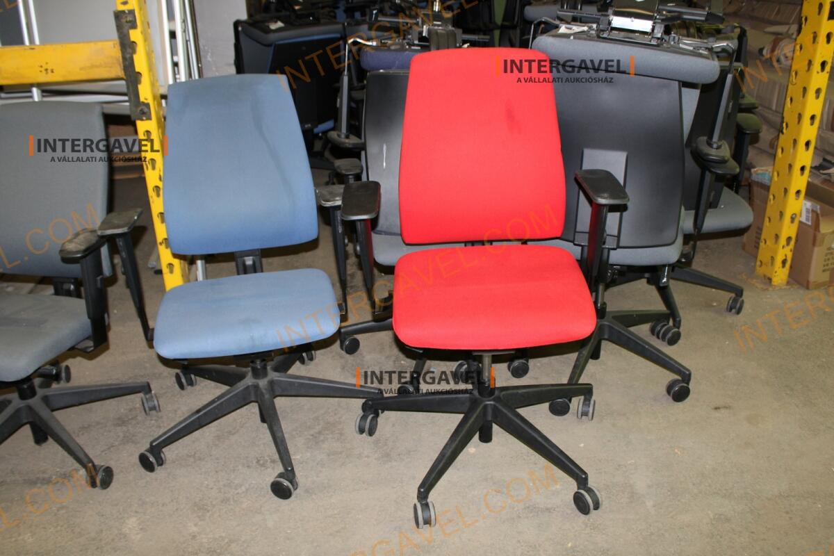 Irodai görgős szék 2