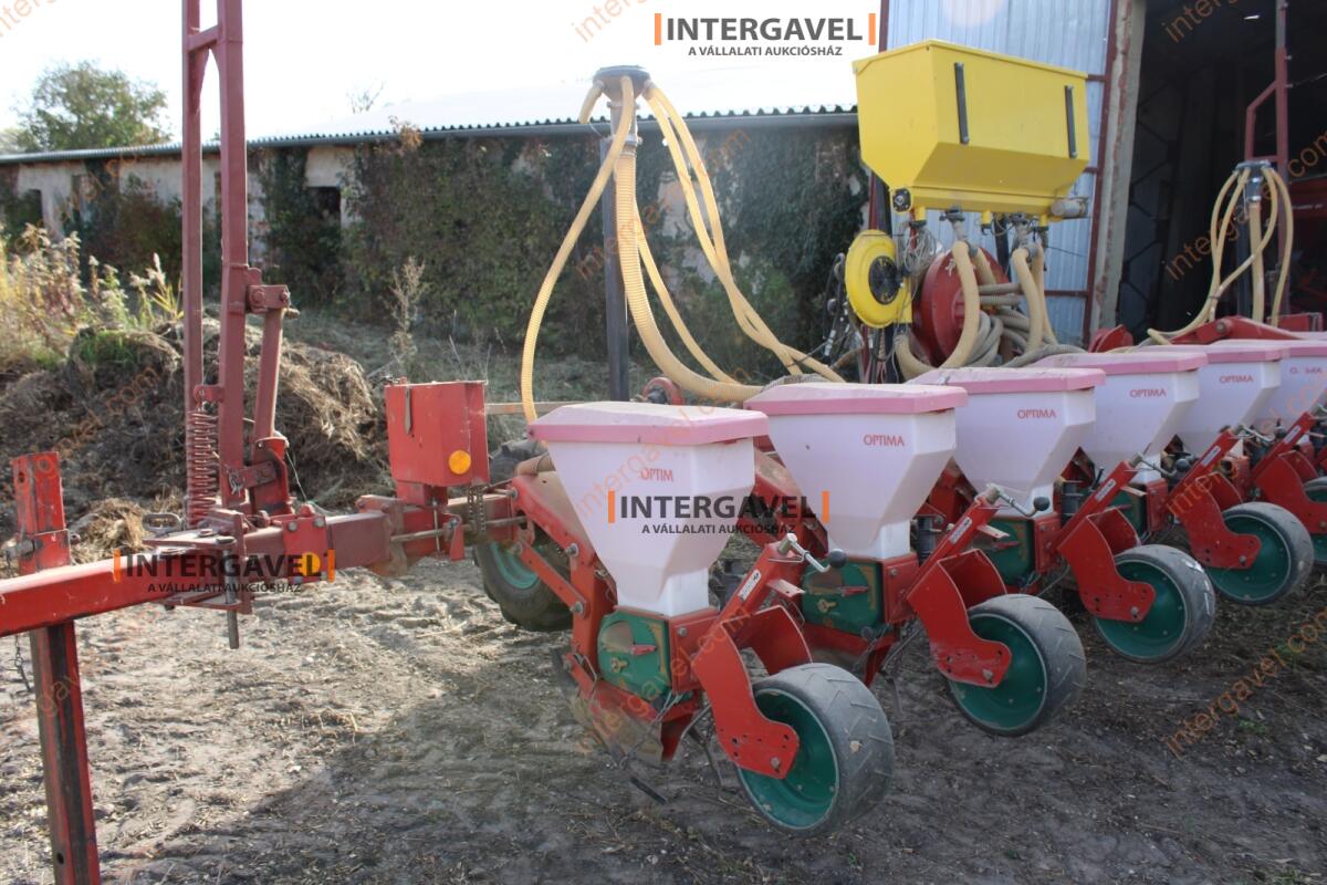 Szemenkénti vetőgép - Kverneland 12