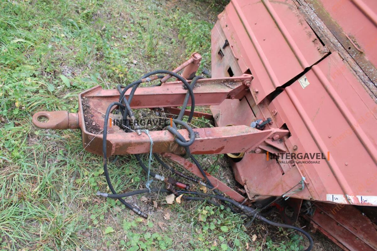 Takarmánykeverő, kiosztókocsi 6