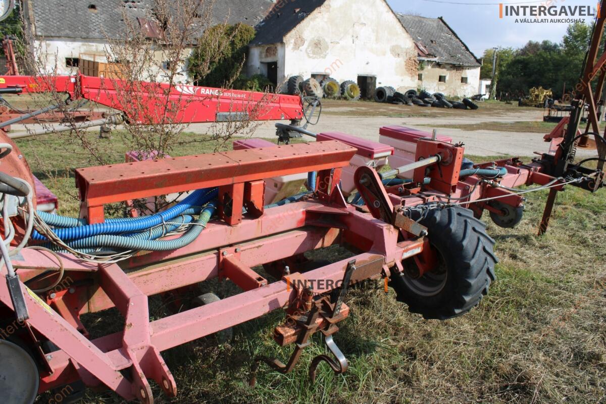 Szemenkénti vetőgép - Kverneland 6