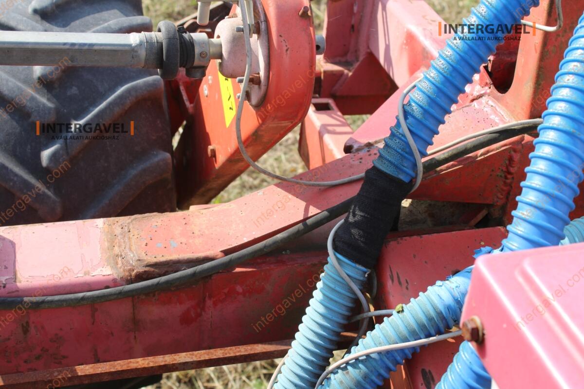 Szemenkénti vetőgép - Kverneland 14