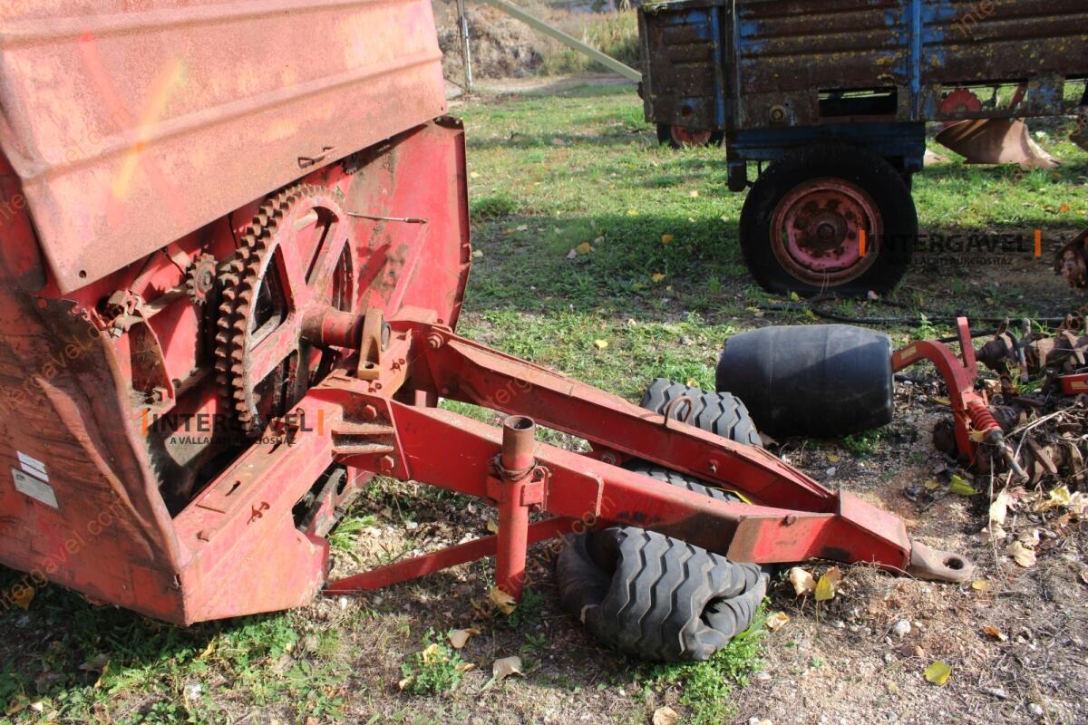 Takarmánykeverő, kiosztókocsi 8