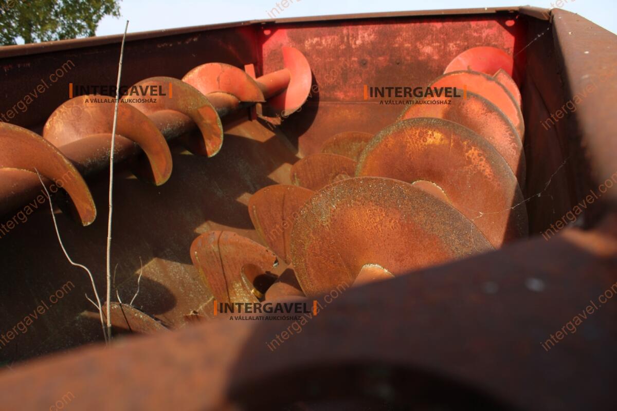 Takarmánykeverő, kiosztókocsi 17