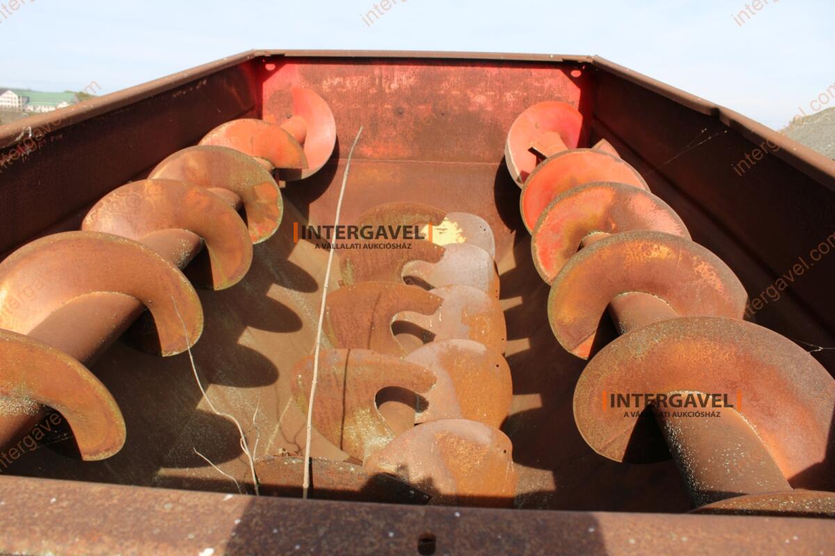 Takarmánykeverő, kiosztókocsi 19