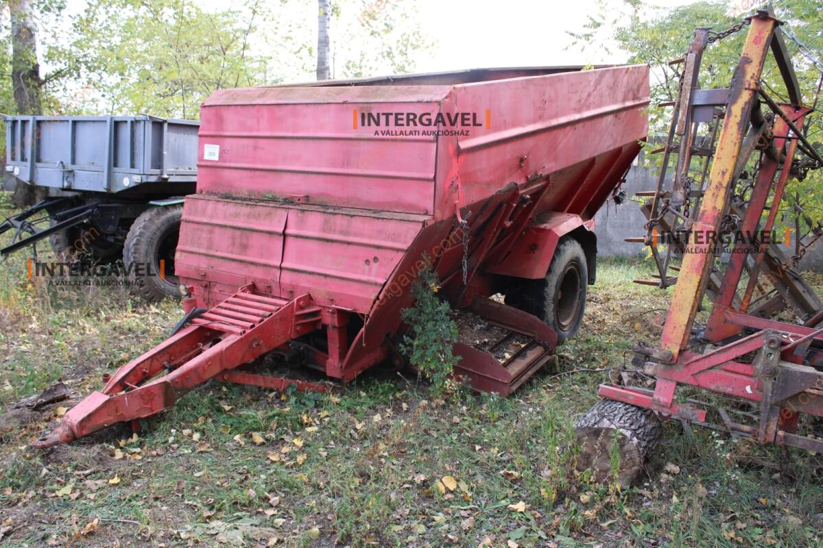 Takarmánykeverő, kiosztókocsi 2