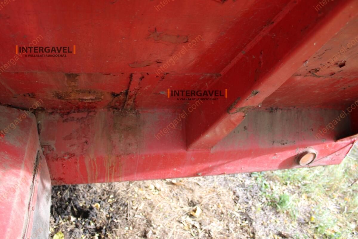 Takarmánykeverő, kiosztókocsi 11