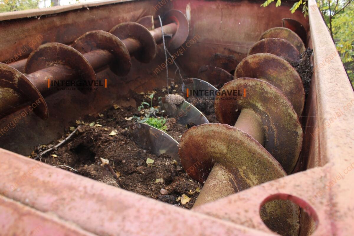 Takarmánykeverő, kiosztókocsi 17