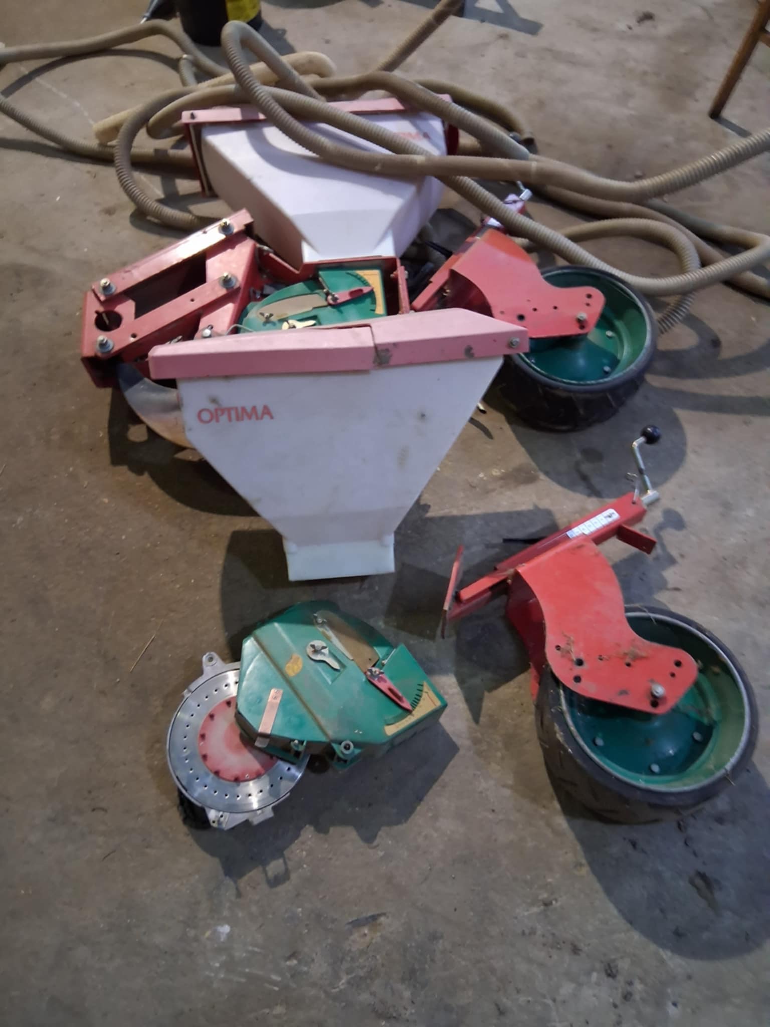 Szemenkénti vetőgép - Kverneland 29