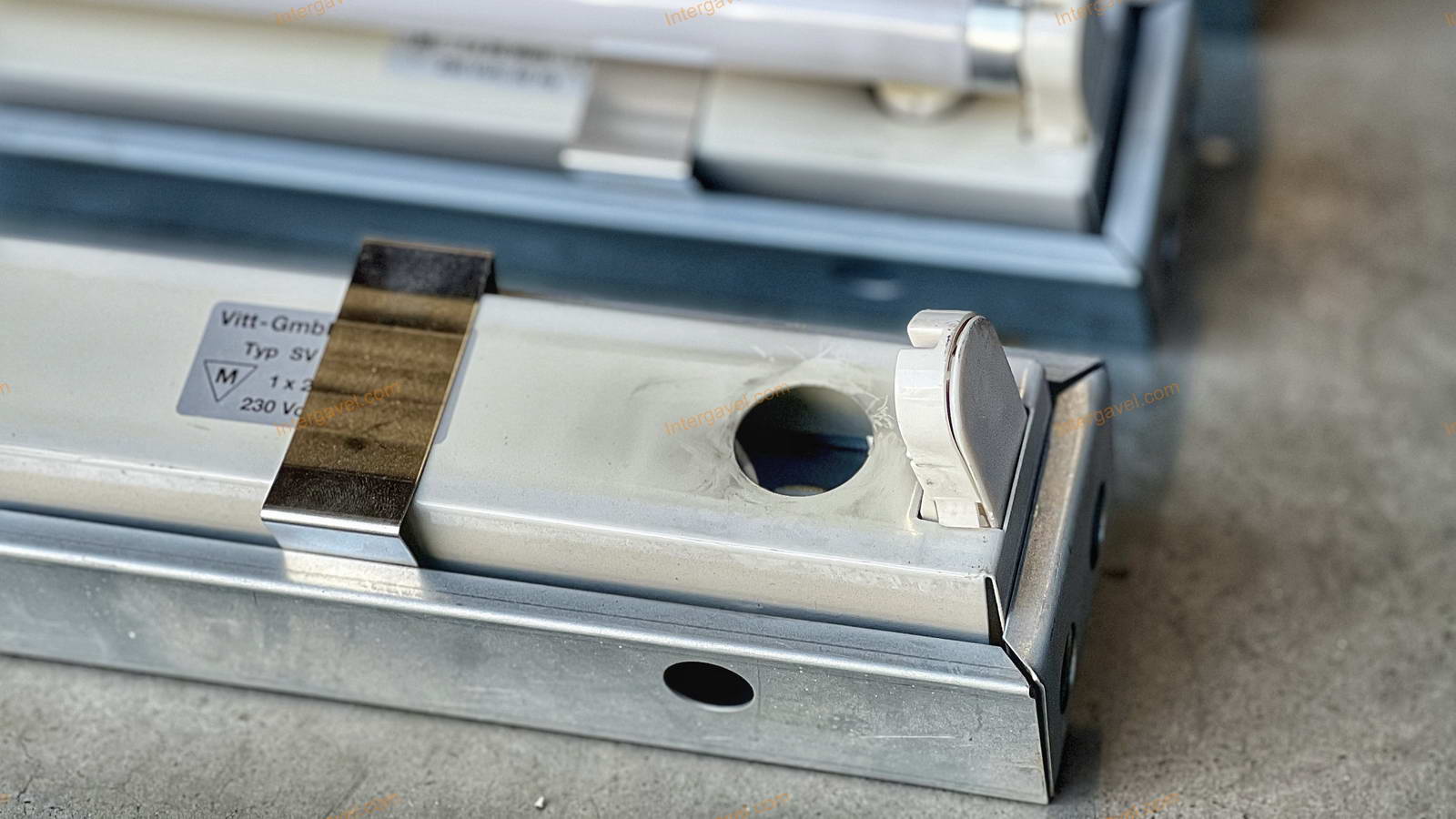 Fénycsőarmatúra 4