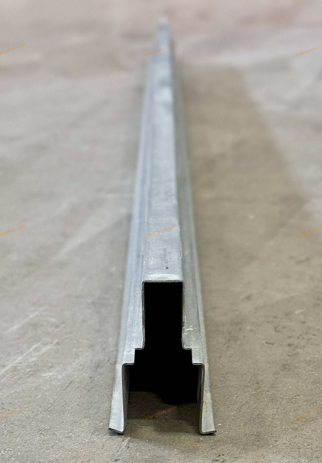 Görgőtálca osztóprofil 3