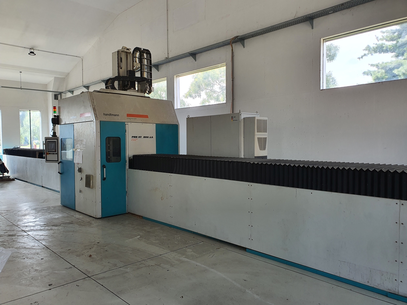 CNC megmunkáló központ 2