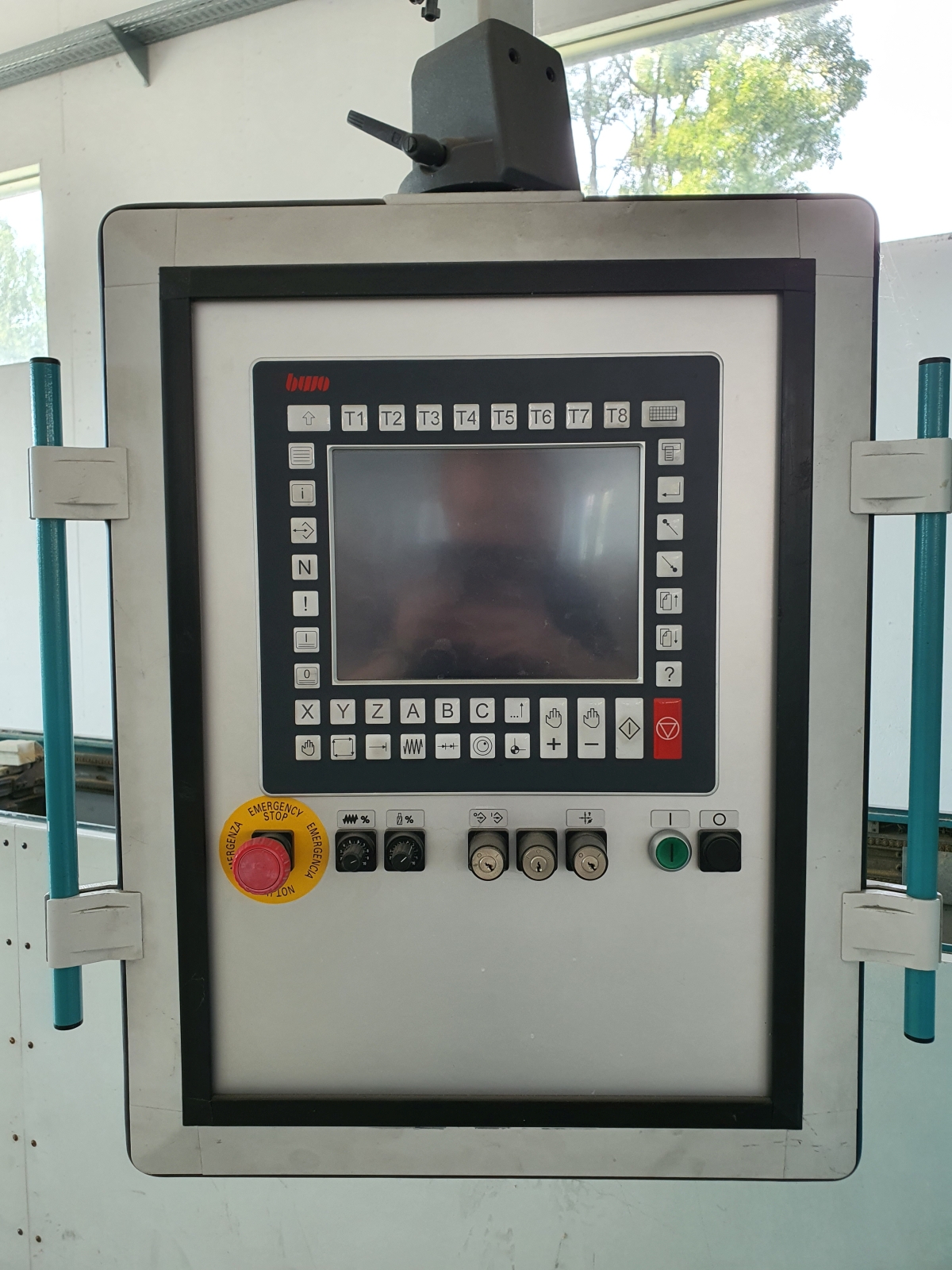 CNC megmunkáló központ 11