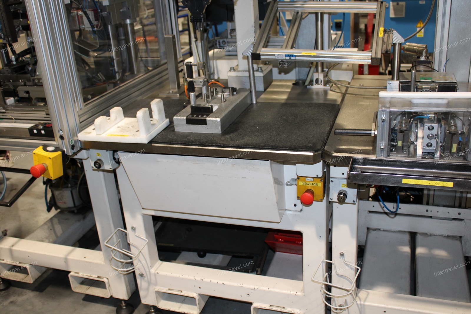 Szerelő munkahely 5