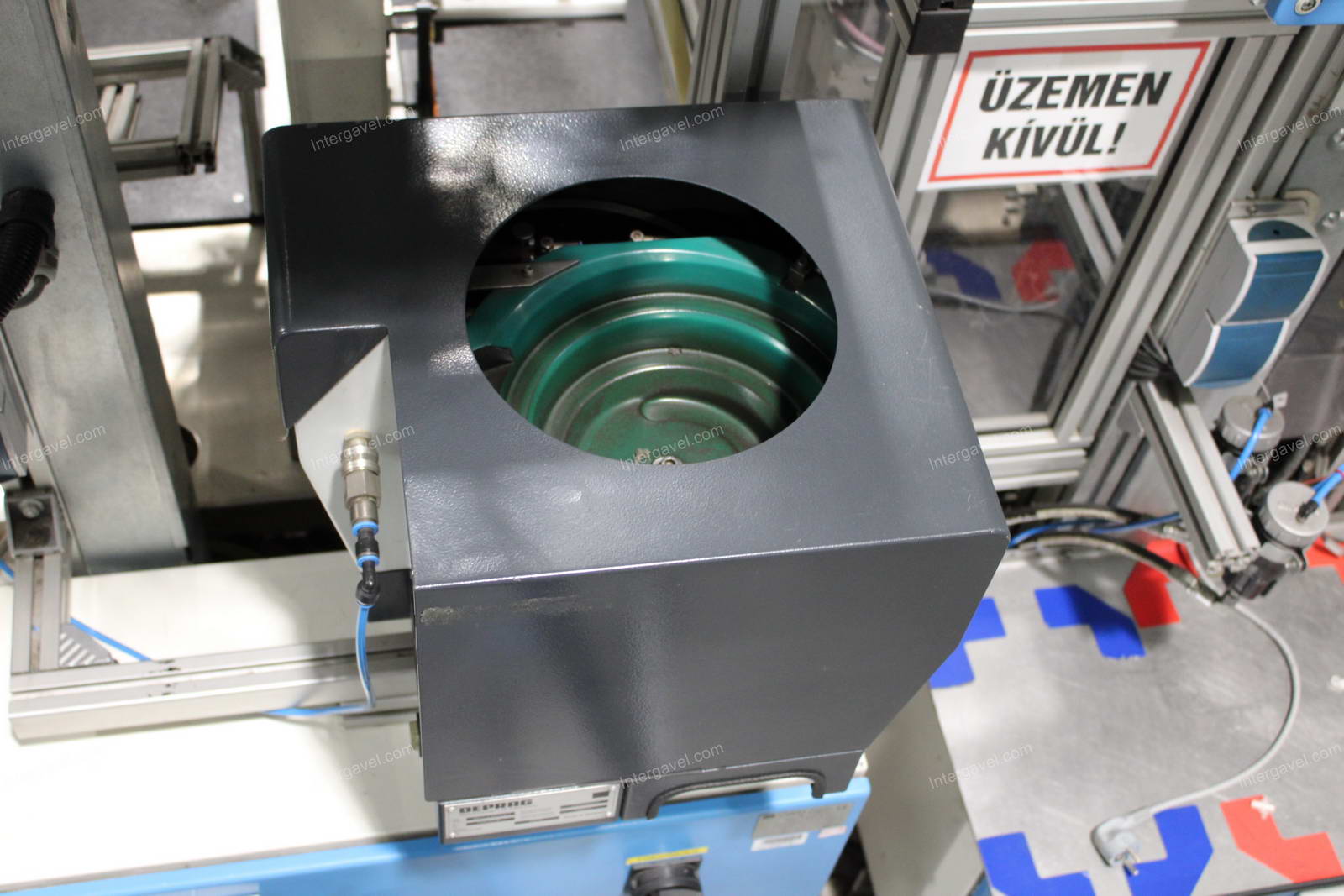 Szerelő munkahely 19