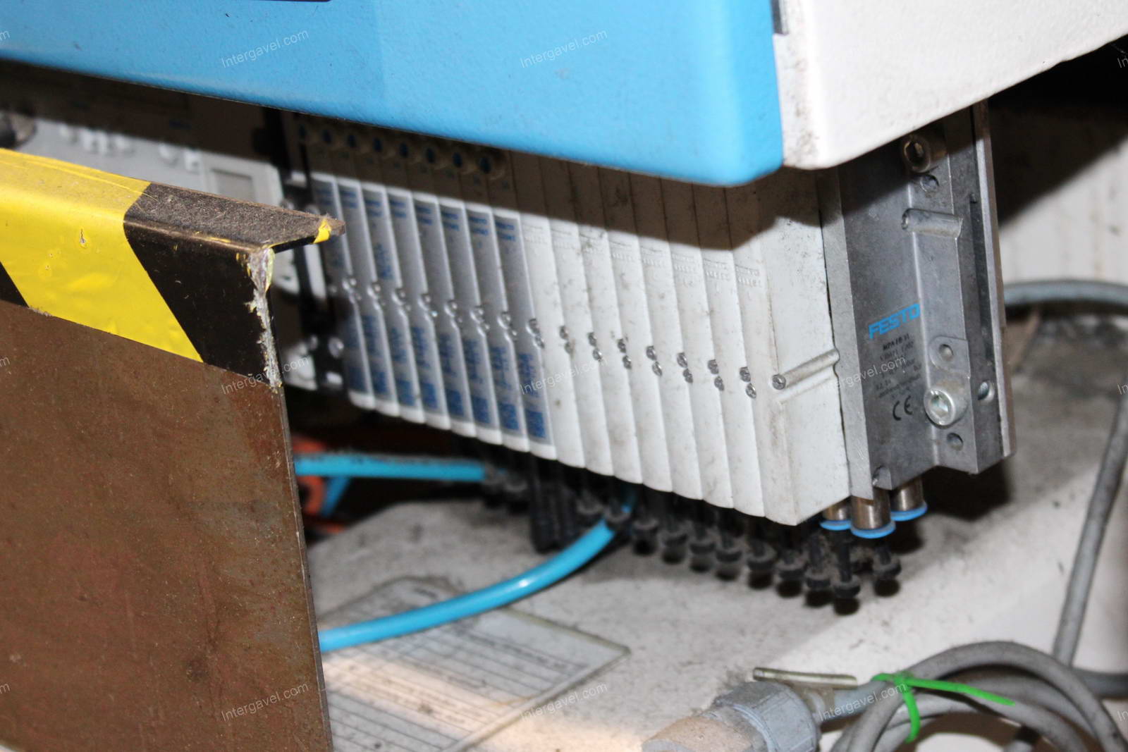 Szerelő munkahely 23