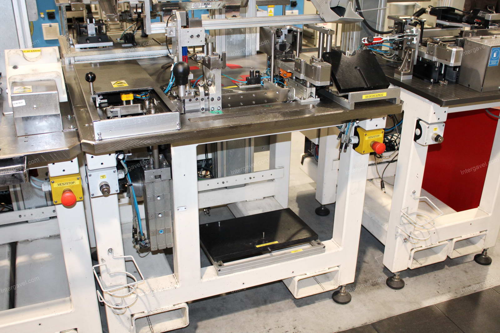 Szerelő munkahely 5