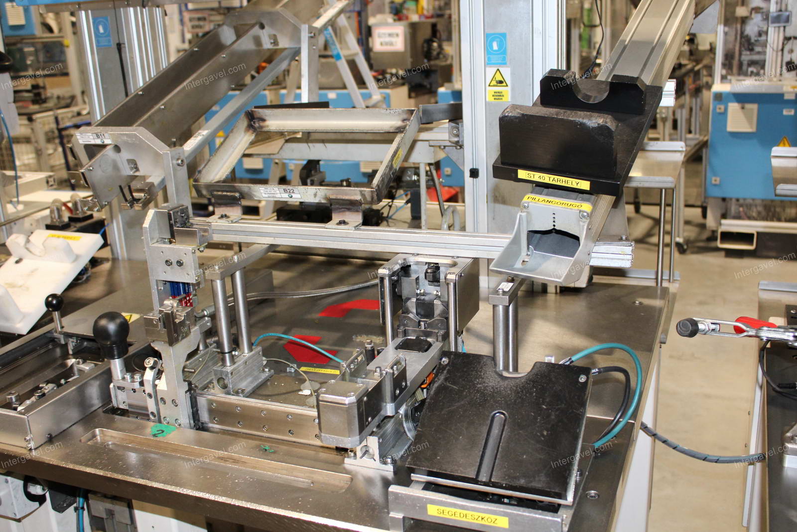 Szerelő munkahely 6