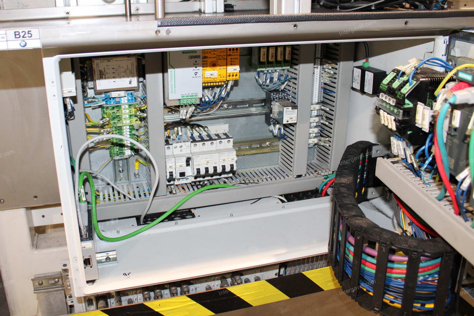 Szerelő munkahely 11