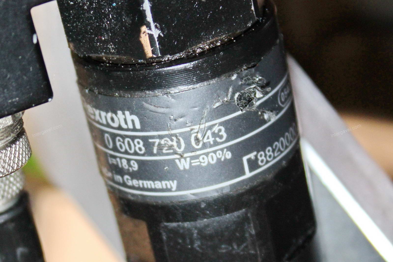 Szerelő munkahely 8