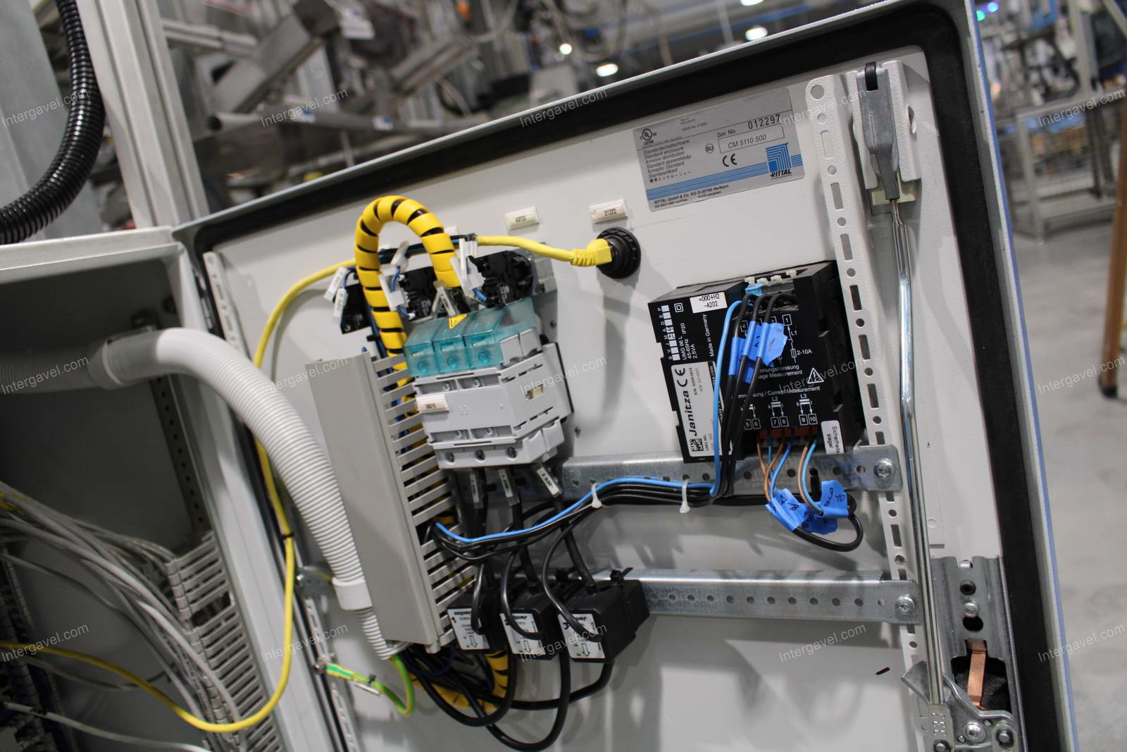 Energiacsatorna és villamos szekrény 11