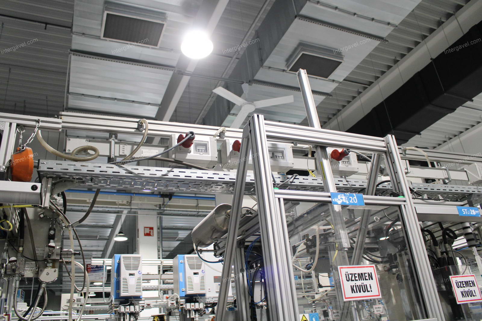 Energiacsatorna és villamos szekrény 14