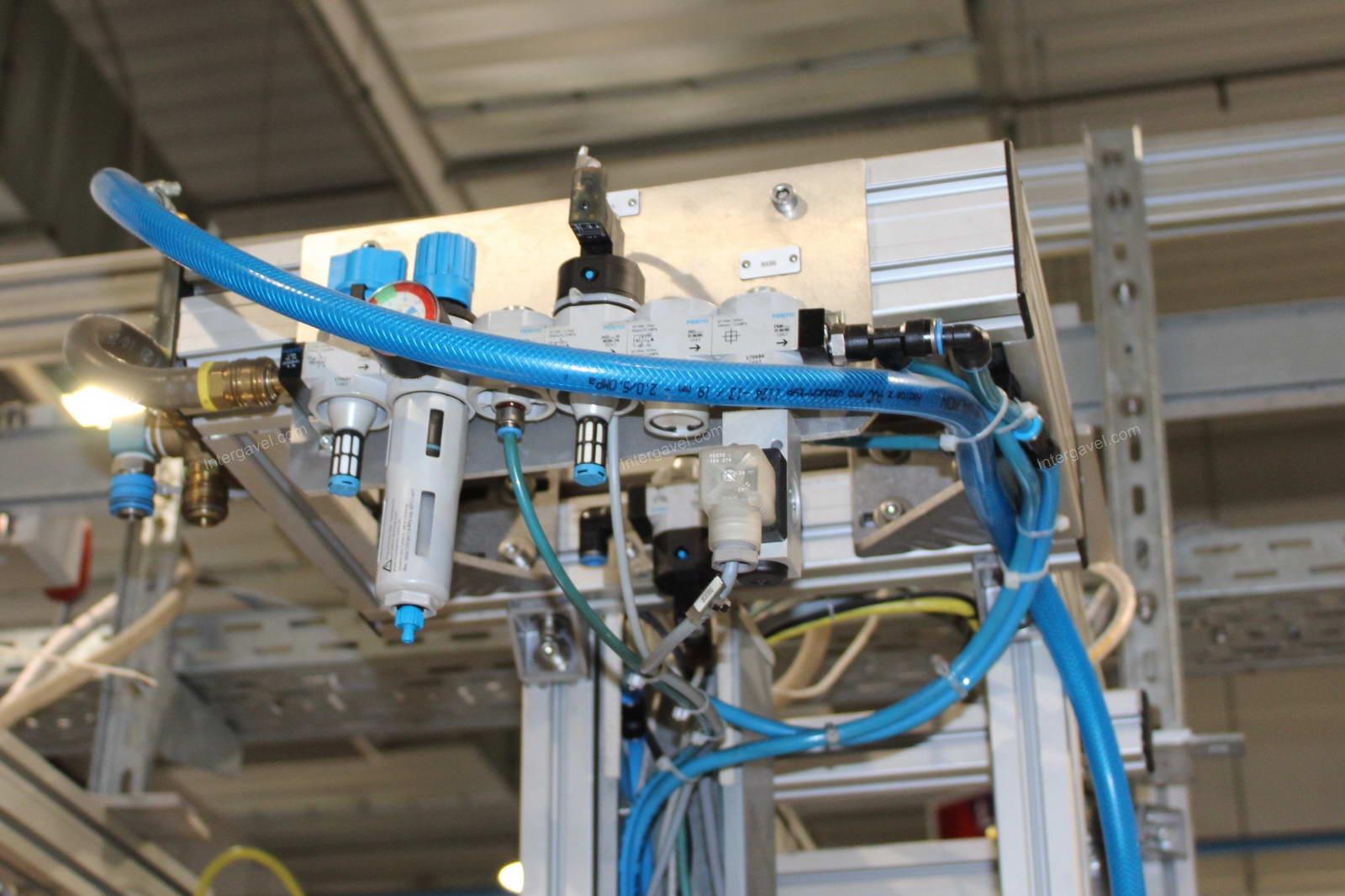 Szerelő munkahely 9