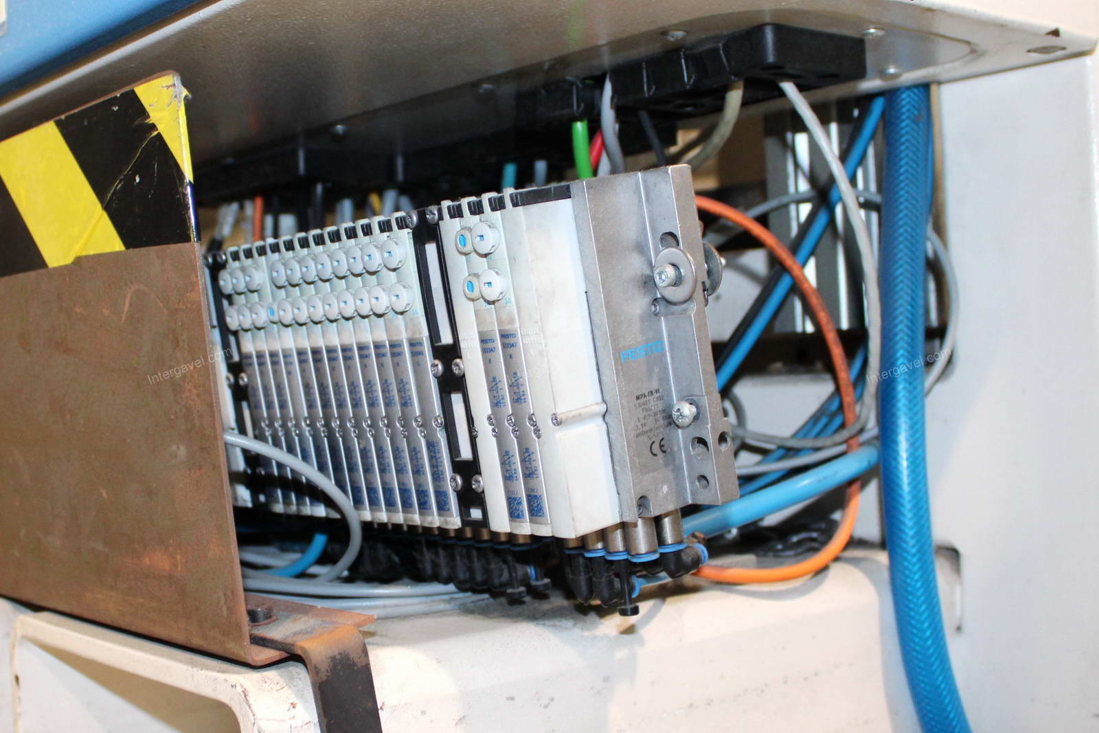 Szerelő munkahely 14