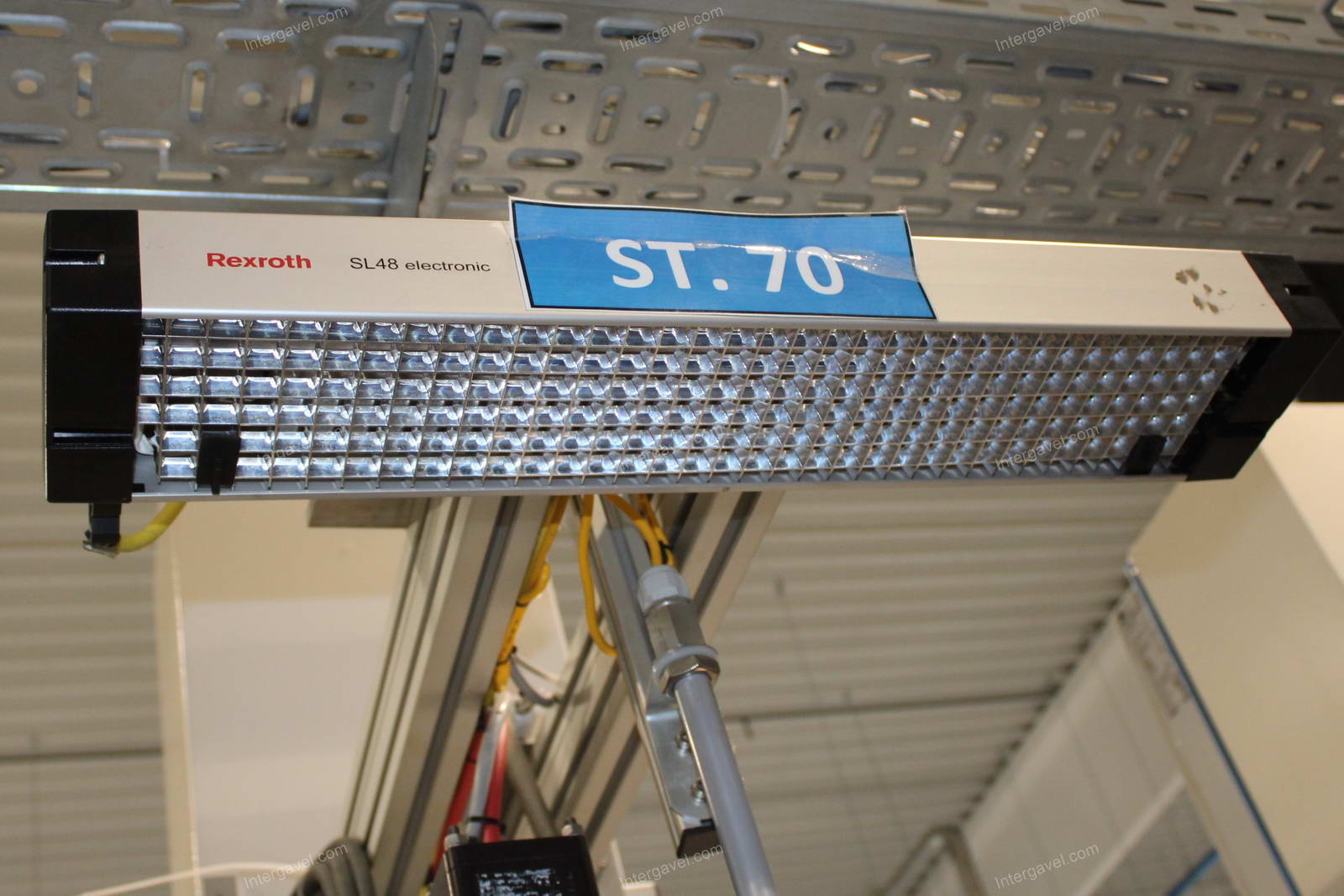 Szerelő munkahely 11