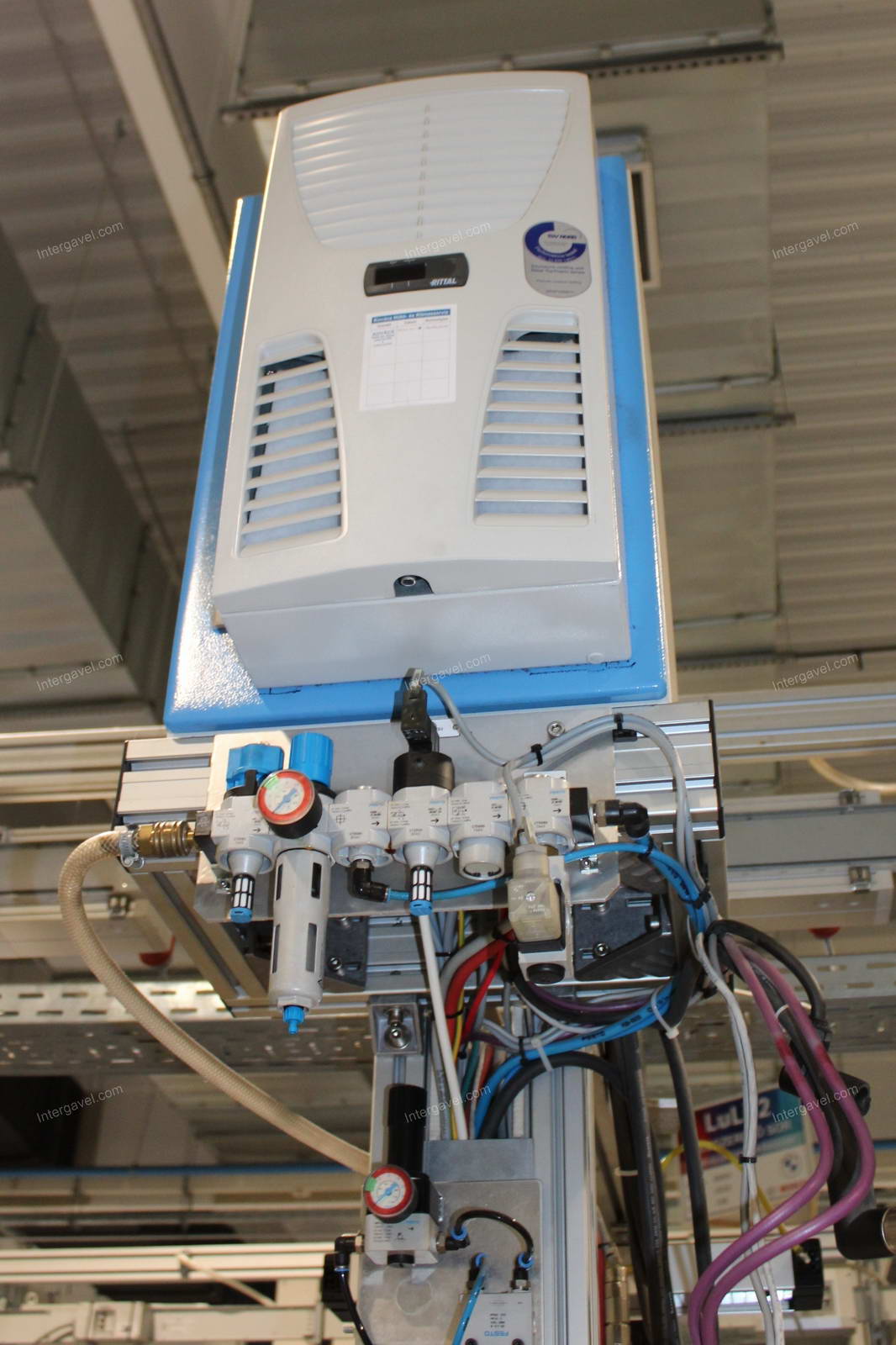 Szerelő munkahely 12