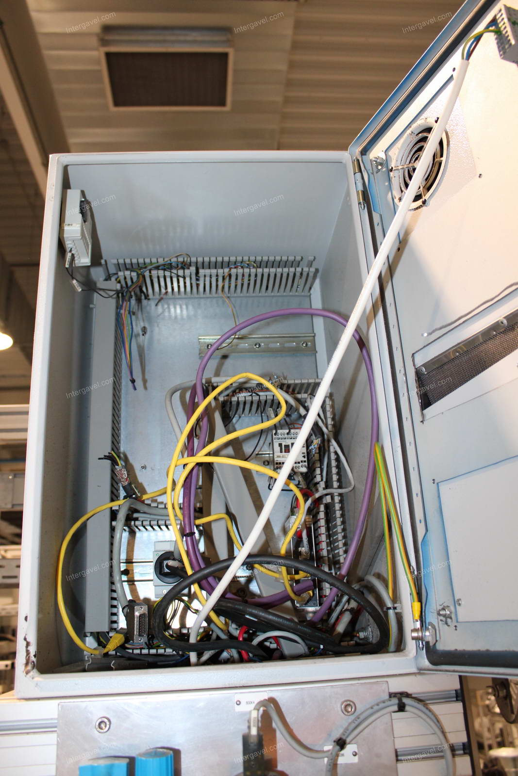 Szerelő munkahely 16