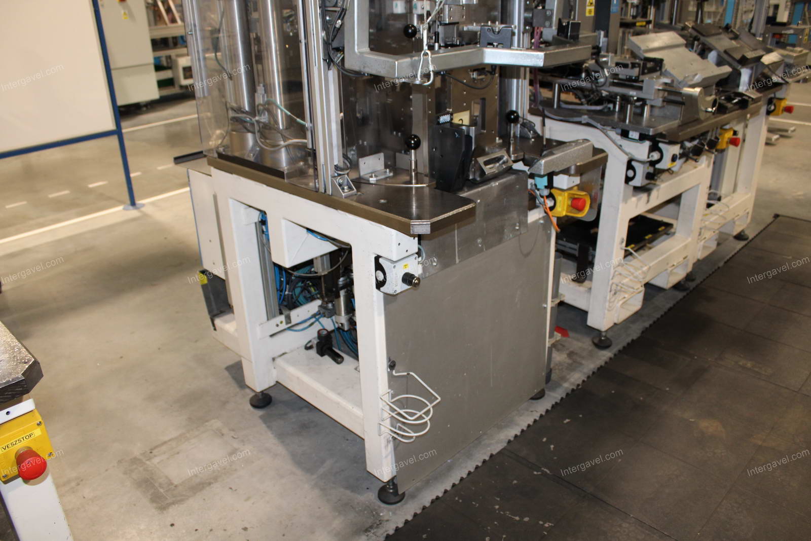 Szerelő munkahely 5