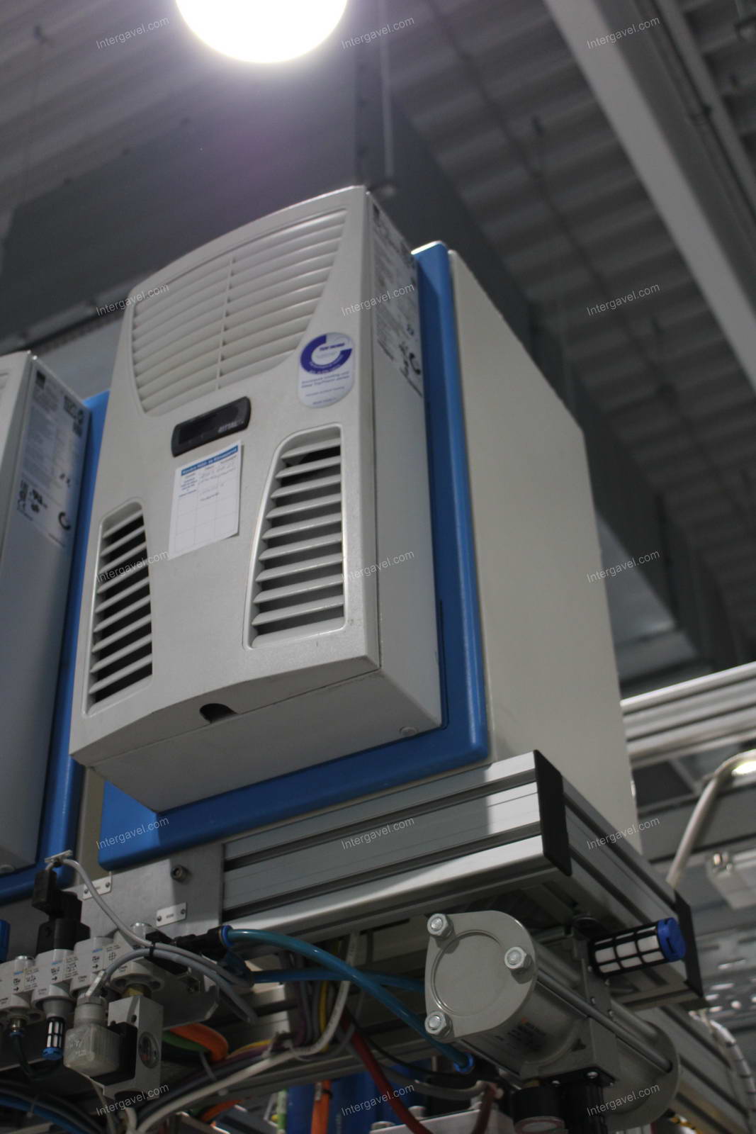 Szerelő munkahely 12