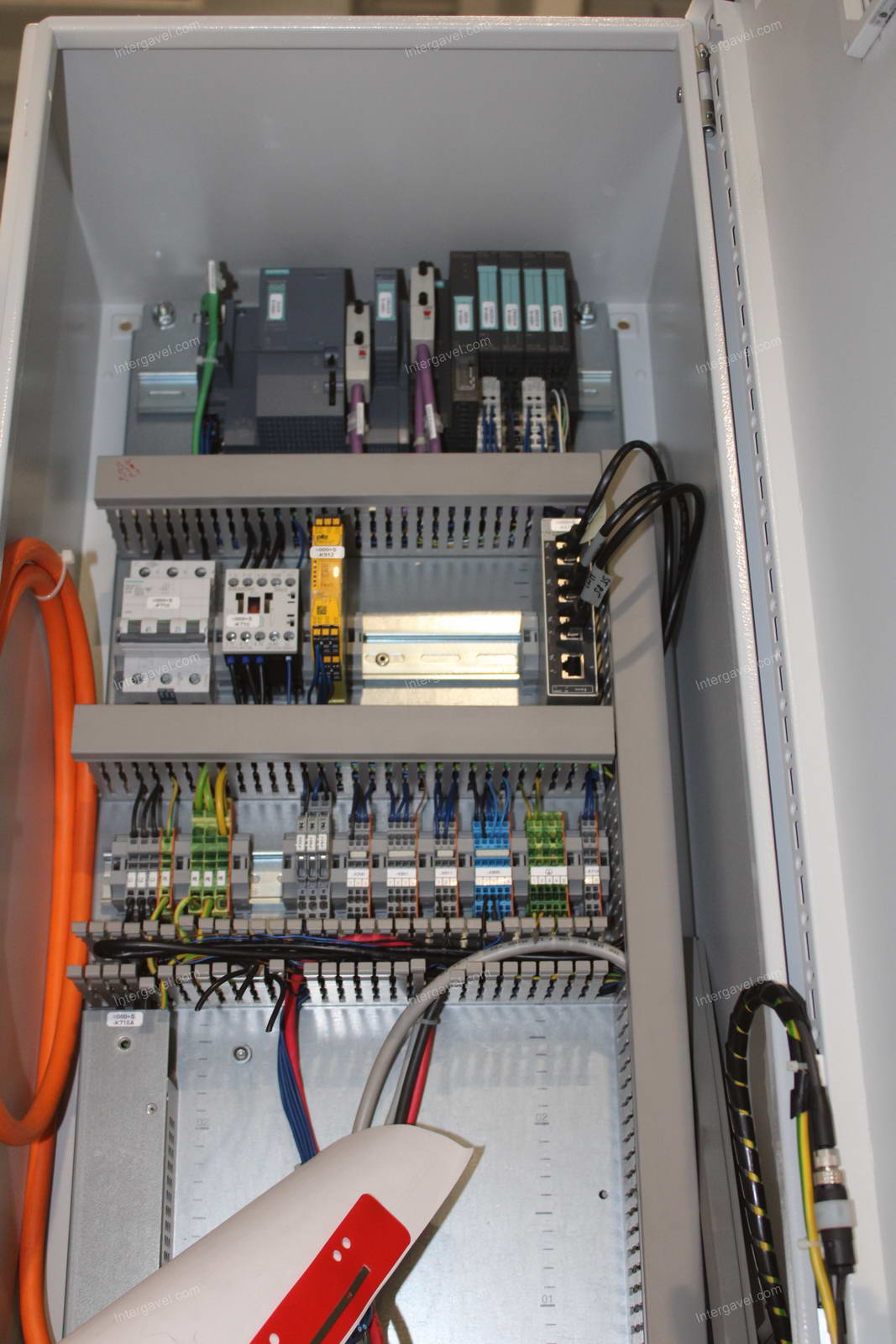 Szerelő munkahely 12