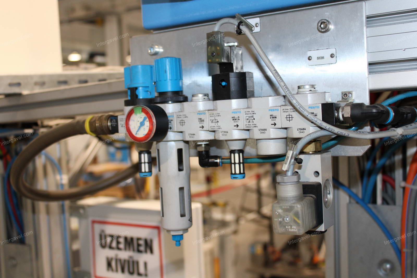 Szerelő munkahely 16