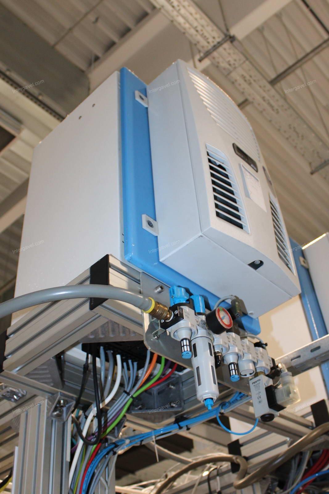 Szerelő munkahely 11