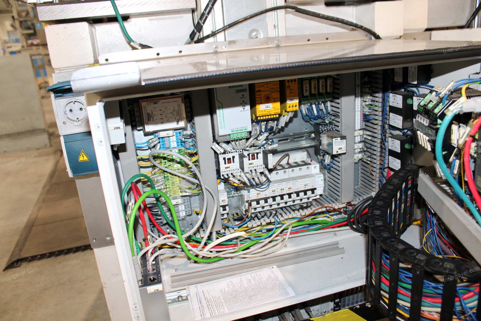 Szerelő munkahely 17