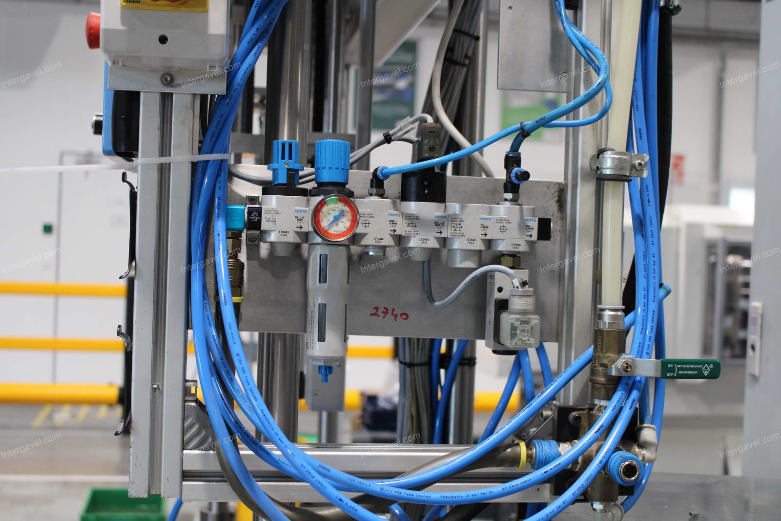 Szerelő munkahely 11