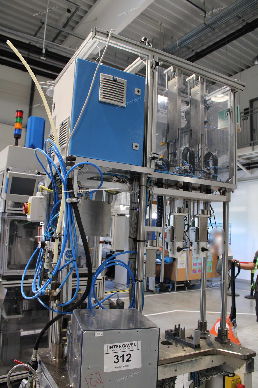 Szerelő munkahely 17