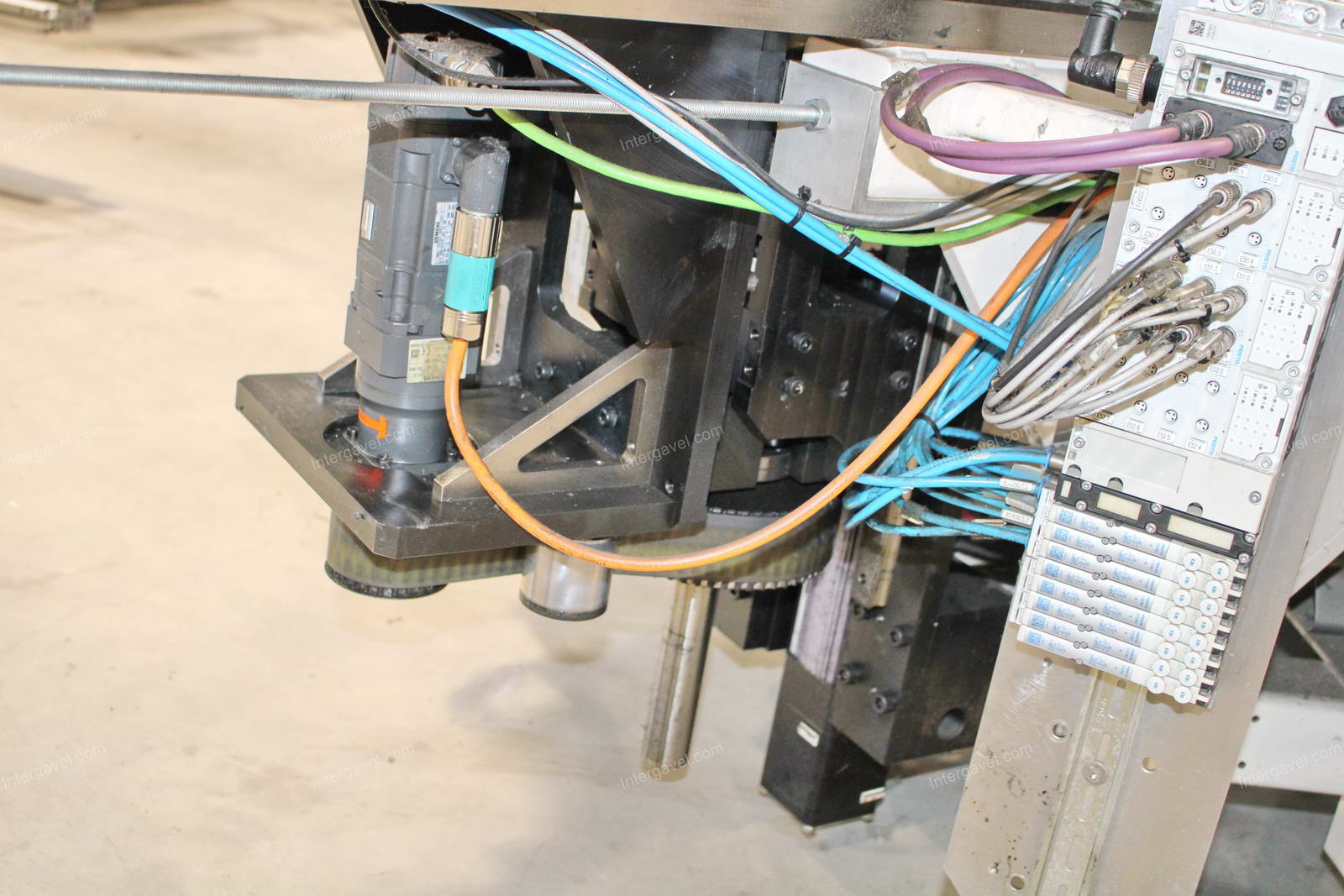 Szerelő munkahely 8