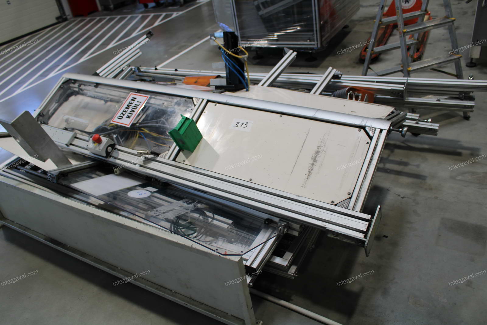 Szerelő munkahely 12