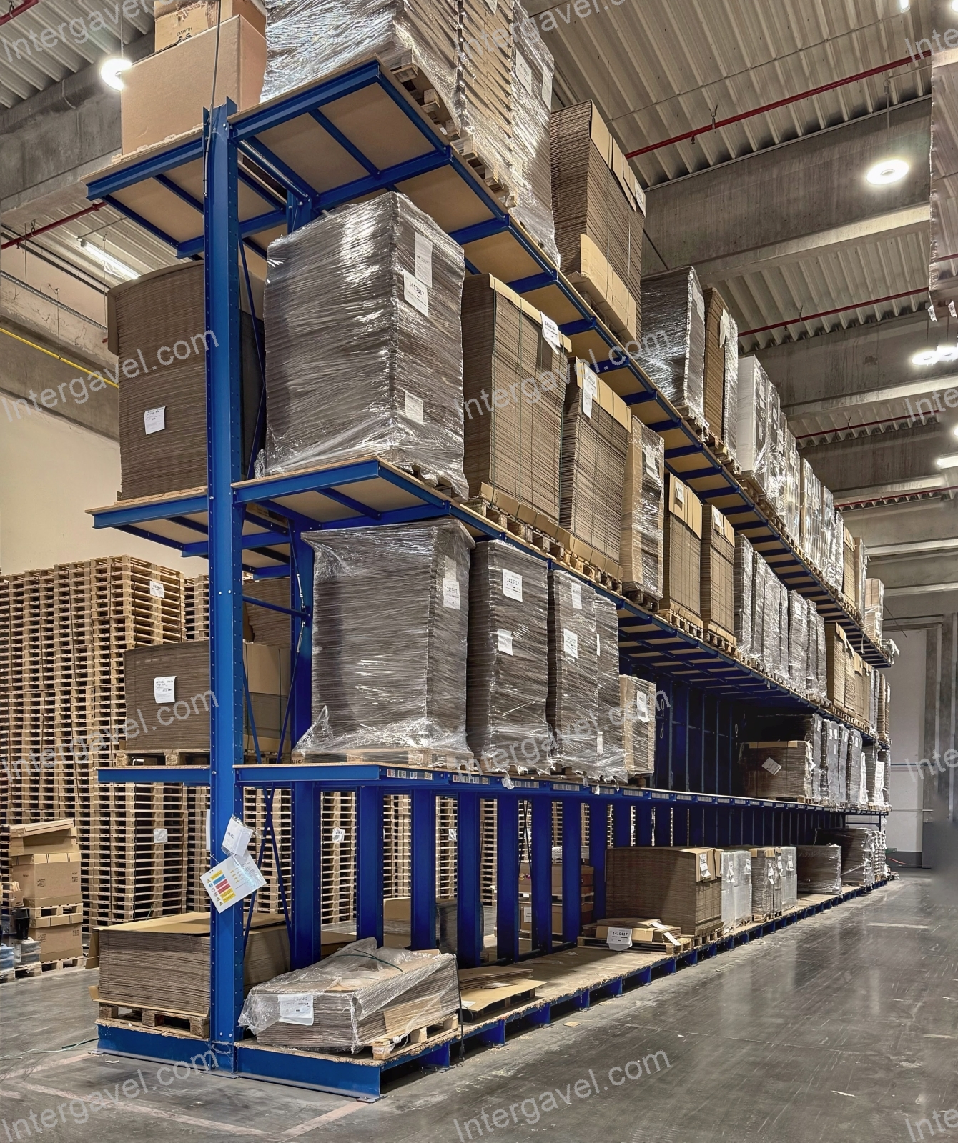 Kétoldalas karos állvány csavarkötéses karokkal 1