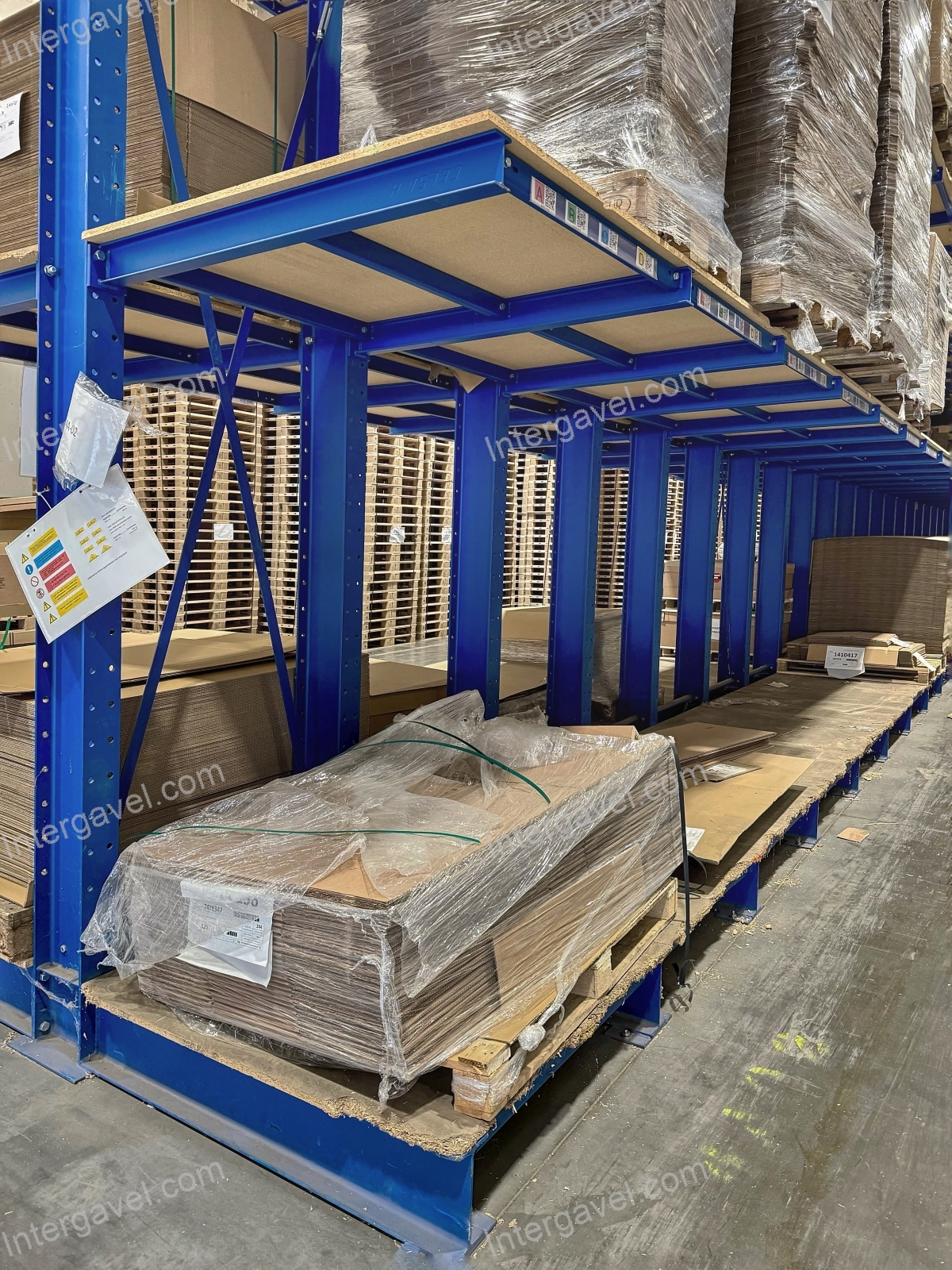 Kétoldalas karos állvány csavarkötéses karokkal 4