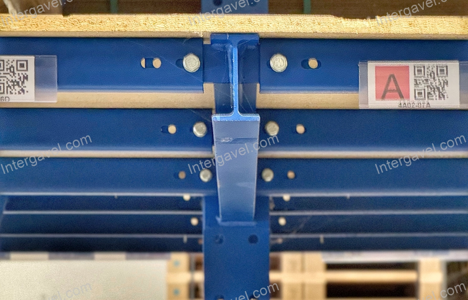 Kétoldalas karos állvány csavarkötéses karokkal 7