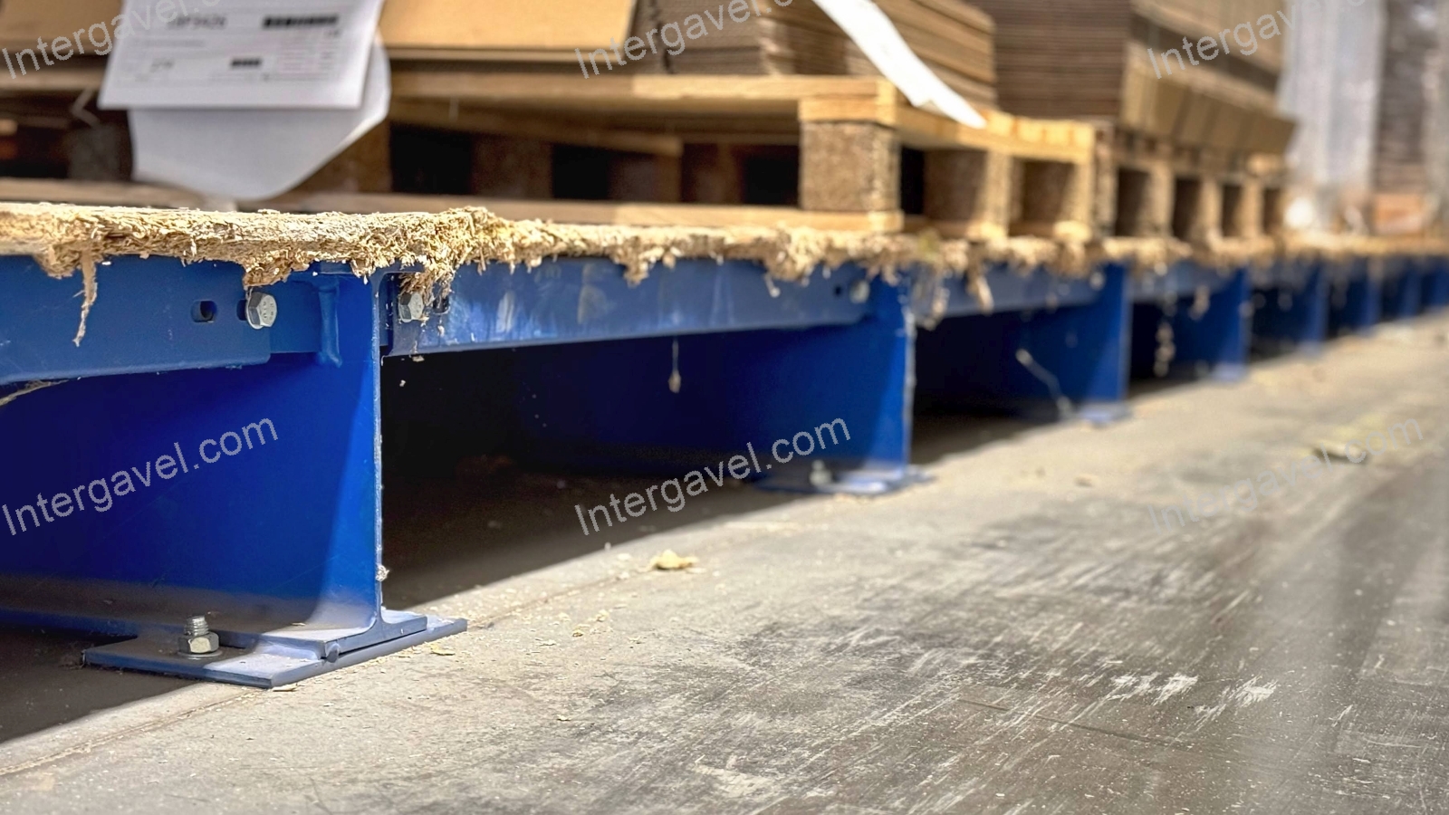 Kétoldalas karos állvány csavarkötéses karokkal 10