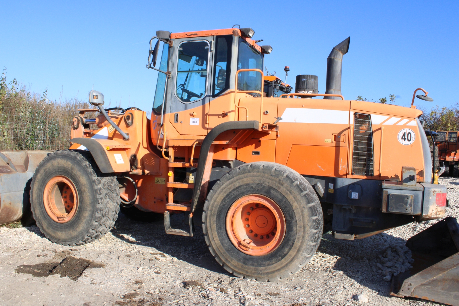 Doosan DL 300 gumikerekes homlokrakodó 1