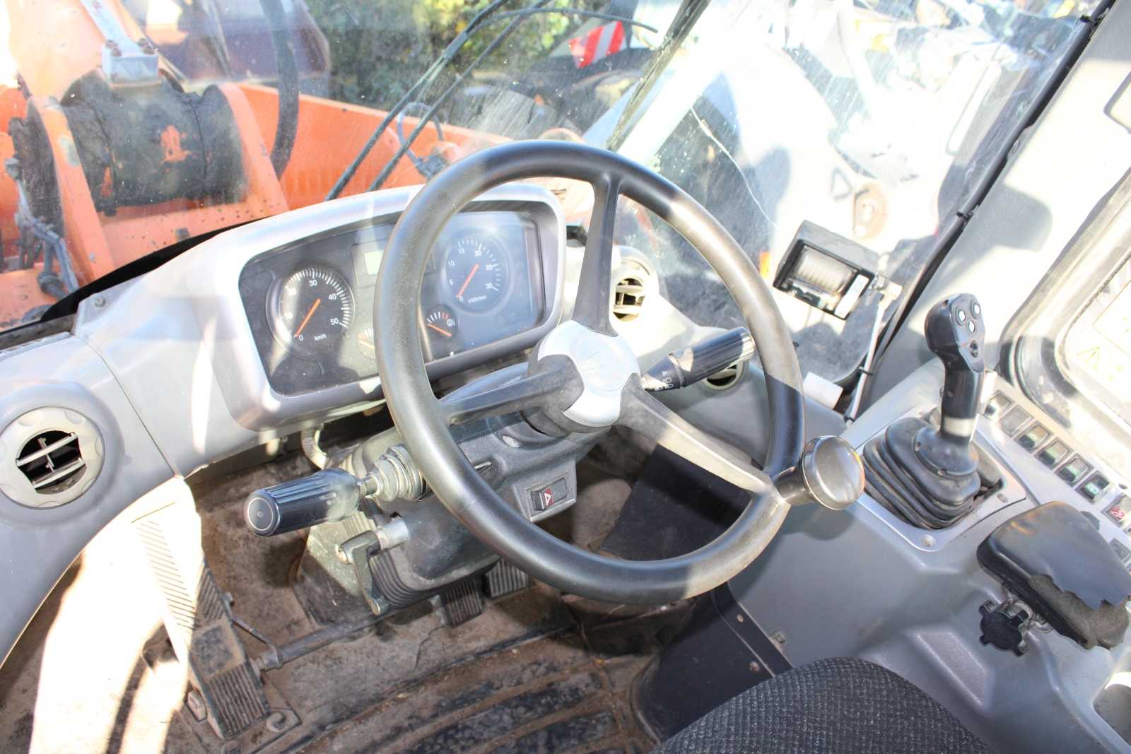 Doosan DL 300 gumikerekes homlokrakodó 7