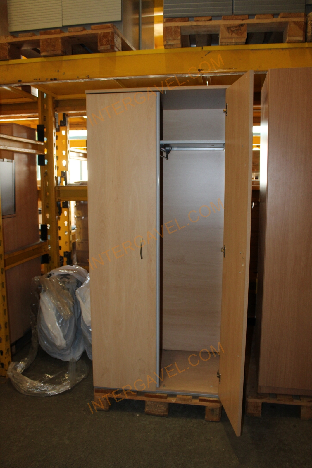 Akasztós szekrény (bükk-magas) 3