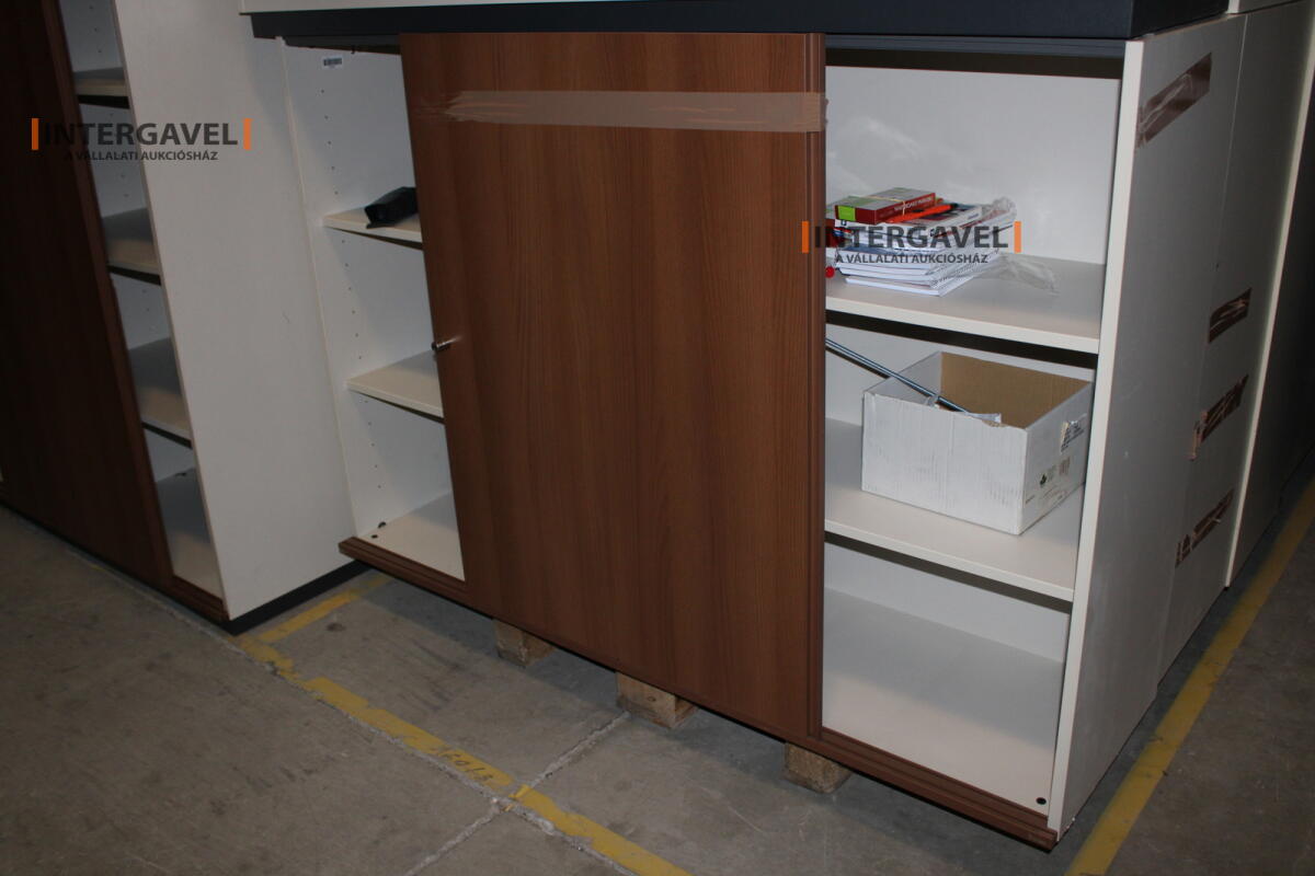 Polcos szekrény (tolóajtós-barna-1080 mm magas) 3