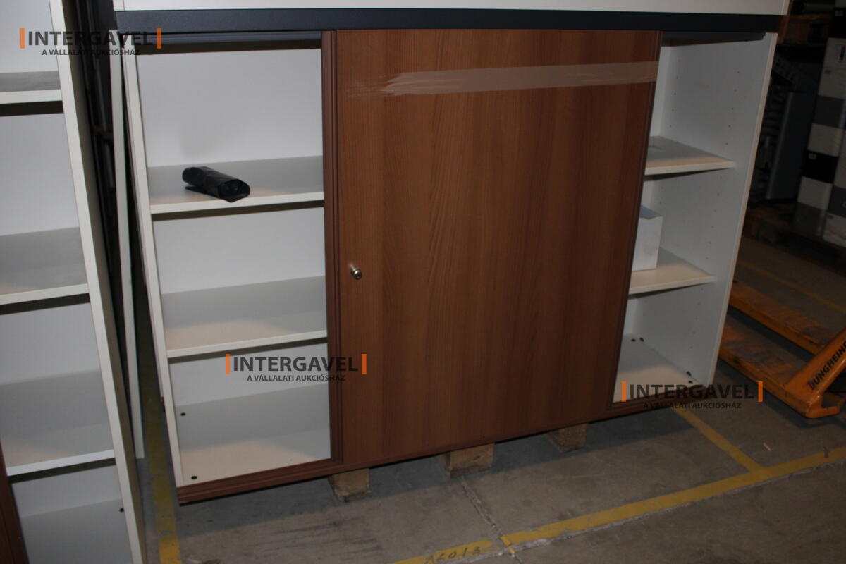 Polcos szekrény (tolóajtós-barna-1080 mm magas) 2